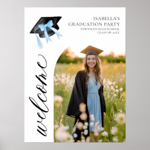 Modernes Blue Bow Coquette Graduation Cap Willkomm Poster