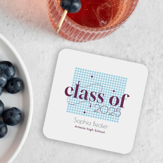 Modernes Blue Burgundy Graduation Cap Muster Rechteckiger Pappuntersetzer