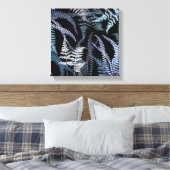 Modernes Blue Fern Elegantes Botanisches Abstrakt Leinwanddruck (Insitu (Schlafzimmer))