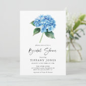 Modernes Blue Hydrangea Floral Brautparty Einladung (Stehend Vorderseite)