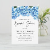 Modernes Blue Hydrangea Floral Brautparty Einladung (Stehend Vorderseite)