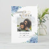 Modernes Blue Hydrangea Hochzeiteinladung QR Code Einladung (Stehend Vorderseite)