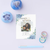 Modernes Blue Hydrangea Hochzeiteinladung QR Code Flyer (Einzeln)