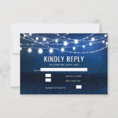 Modernes Blue Night & String Lights Wedding RSVP Karte (Vorderseite)