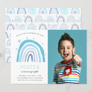 Modernes Blue Rainbow Kindergeburtstag Party Foto Einladung