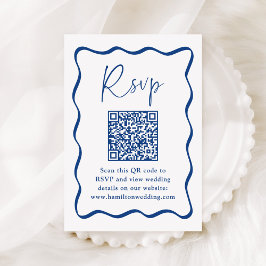 Modernes Blue Wavy Frame QR Code Wedding RSVP Begleitkarte