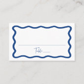 Modernes Blue Wavy Frame Wedding Platzkarte (Vorderseite)