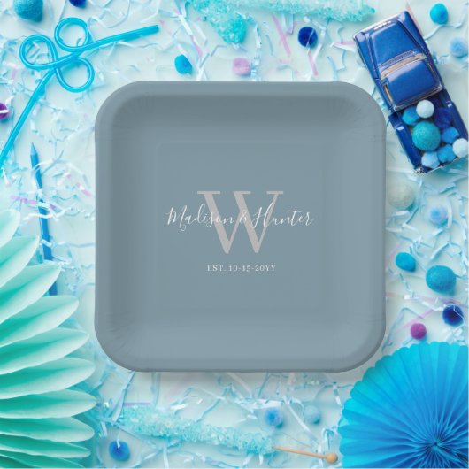 Modernes Blue Wedding Script Monogram Pappteller (Party)