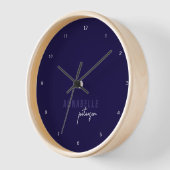 Modernes Blue & White Minimal Script Personalisier Uhr (Winkel)