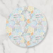 Modernes, blumenfarbenes Baby in der Blütendusche Geschenkanhänger (Rückseite)