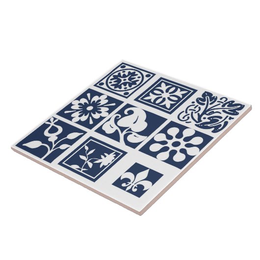 Modernes, blumengeschmücktes Flickwerk, weiß, blau Fliese (Seite)