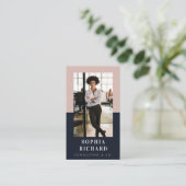 Modernes Blush & Navy Beruflich Business Foto QR Visitenkarte (Stehend Vorderseite)