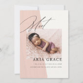 Modernes Blush Pink Baby Girl Birth Ankündigung (Vorderseite)