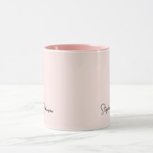 Modernes Blush Pink Monogram Name Signature Script Tasse (Zentrum)