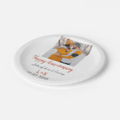 Modernes boho Happy Jubiläum Namensdatum orange hi Pappteller (Schrägansicht)