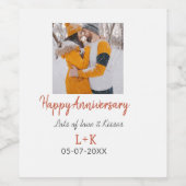 Modernes boho Happy Jubiläum Namensdatum orange hi Weinetikett (Einzelnes Label)