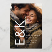 Modernes BOLD Gold 2 Foto Monogramm Save the Date Folieneinladung (Rückseite)