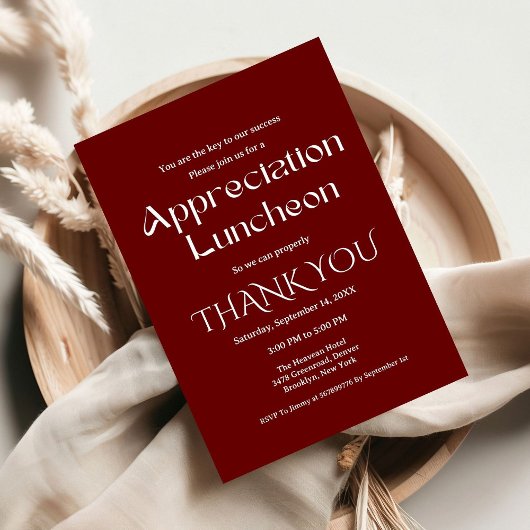 Modernes bordeauxfarbenes Party dankbares Party Einladung