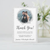 Modernes botanisches Leaf Silver Wreath Vielen Dan Dankeskarte (Stehend Vorderseite)