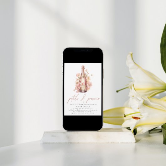 Modernes Brautparty mit Blumenblättern und Prosecc Einladung