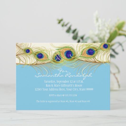 Modernes Brautparty mit schwirren Pfauenfedern läd Einladung (Stehend Vorderseite)