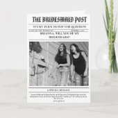 Modernes Bridemaid Vorschlag Newspaper Blume Wrap Einladung (Vorderseite)
