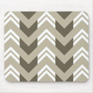 Modernes Brown, Beige, weißes Zickzack Muster Mousepad
