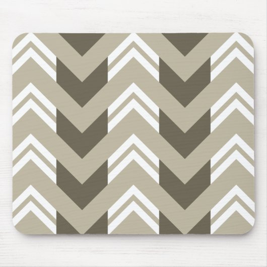 Modernes Brown, Beige, weißes Zickzack Muster Mousepad (Vorne)
