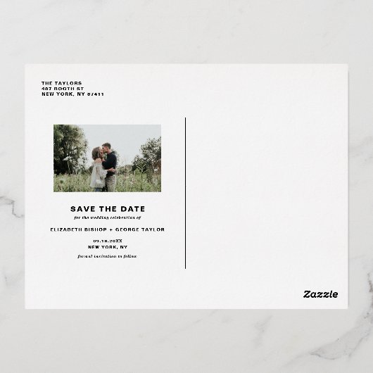 Modernes Brush Hand Letter Foto Save the Date Folie Einladungspostkarte (Rückseite)