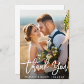 Modernes Brush Script Bride Groom Foto Hochzeit Dankeskarte (Vorne/Hinten)