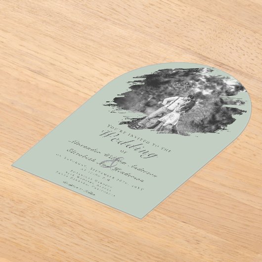 Modernes Brushhub-Foto | Sage Green Wedding Acryleinladungen (Ablage )