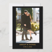 Modernes Burgund-Bloral-Black-Gold-Foto Hochzeit Einladung (Rückseite)