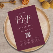 Modernes Burgund Elegantes Script QR Code Hochzeit RSVP Karte