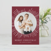 Modernes Burgund Sunburst Frohe Weihnachten 2 Foto (Stehend Vorderseite)
