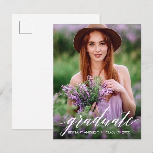 Modernes Calligrafy Script Graduate Foto Postkarte (Vorne/Hinten)