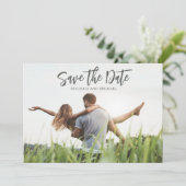 Modernes Calligraphy Script Foto Trendy QR Code Save The Date (Stehend Vorderseite)