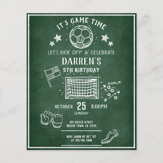 Modernes Chalkboard Soccer Budget Geburtstag Einla (Vorderseite)