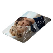 Modernes Chic Calligraphy Wedding Foto Magnet (Linke Seite)