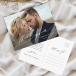 Modernes Chic Calligraphy Wedding Foto Vielen Dank Postkarte<br><div class="desc">Elegant und stilvoll danke Postcard. Ideal für Hochzeiten,  Geburtstage,  Abschlüsse und andere Veranstaltungen. Klicken Sie auf die SCHALTFLÄCHE BLAUE DESIGN TOOL,  um eine erweiterte Anpassung dieses Designs zu erhalten.</div>