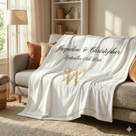 Modernes Chic Custom Newlywed Monogram Fleecedecke