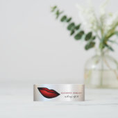 Modernes Chic Silver, Rote Lippen, Makeup-Künstler Mini Visitenkarte (Stehend Vorderseite)