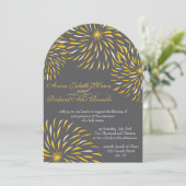 Modernes Chrysanthemum aus der Blüte Grau und Gelb Einladung (Stehend Vorderseite)