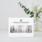 Modernes Clover Logo Luxus Boutique Weißes Foto Postkarte (Stehend Vorderseite)