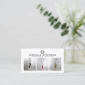 Modernes Clover Logo Luxus Boutique Weißes Foto Visitenkarte (Stehend Vorderseite)