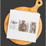 Modernes Collage Foto mit dem besten Angebot für V Geschirrtuch<br><div class="desc">Ein modernes Collage Foto mit einem herzlichen Zitat über einen Vater ist das ideale Geschenk, um Ihre Wertschätzung und Liebe für Ihren Vater zu zeigen. Dieses einzigartige und personalisierte Geschenk ist eine großartige Möglichkeit, Ihre Lieblings-Erinnerungen gemeinsam zu präsentieren und Ihnen für alles, was er für Sie getan hat, zu danken....</div>