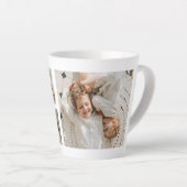 Modernes Collage Personalisiertes Familiengeschenk Milchtasse (Rechte Ecke)