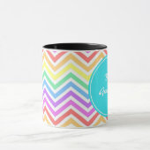 Modernes, cooles, trendy Regenbogen-Zickzack Monog Tasse (Zentrum)