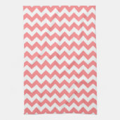 Modernes Coral und Zickzack Zigzag Muster Handtuch (Vertikal)