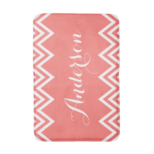 Modernes Coral Zickzack Custom Monogram Badematte (Vorderseite Vertikal)