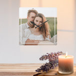 Modernes Couple Collage Foto & Minimal Familienges Quadratische Wanduhr<br><div class="desc">Modernes Couple Collage Foto & Minimal Familiengeschenk</div>